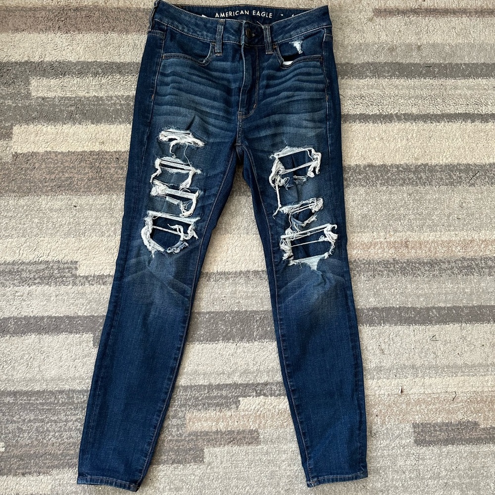 Women’s American Eagle skinny jeans
